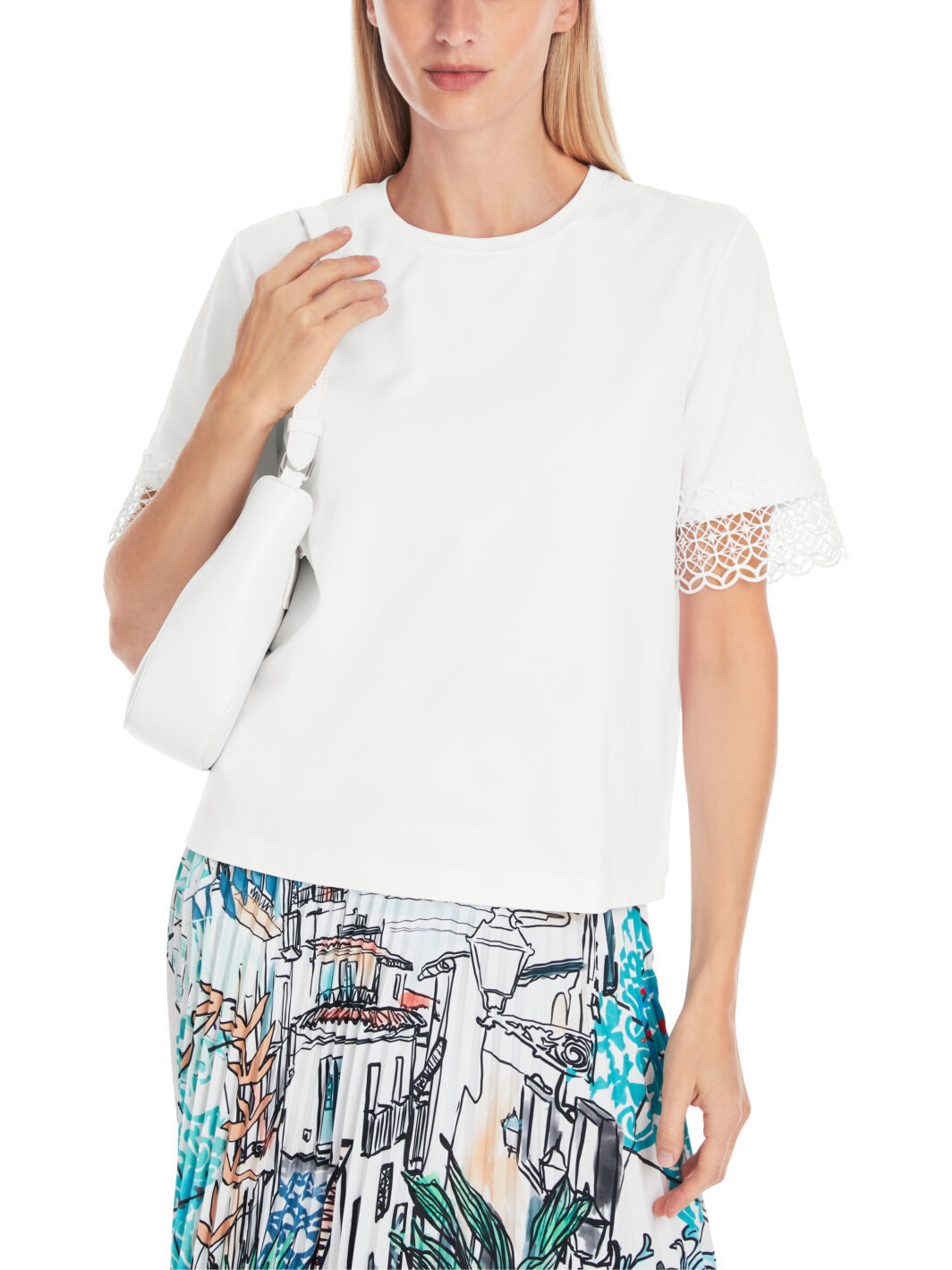 Marc Cain T-Shirt mit Spitzenbordüre - Image 6