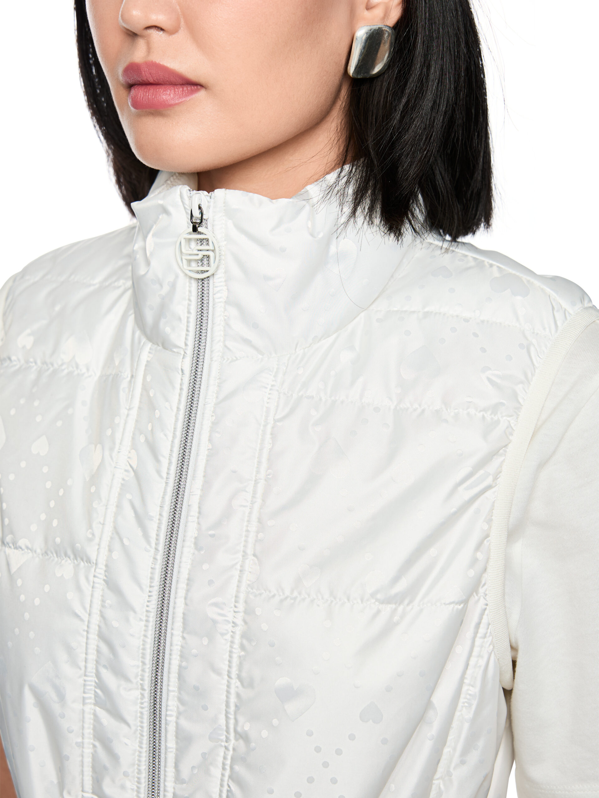 Marc Cain Gepaddeter Weste mit Herzprint – Bild 4